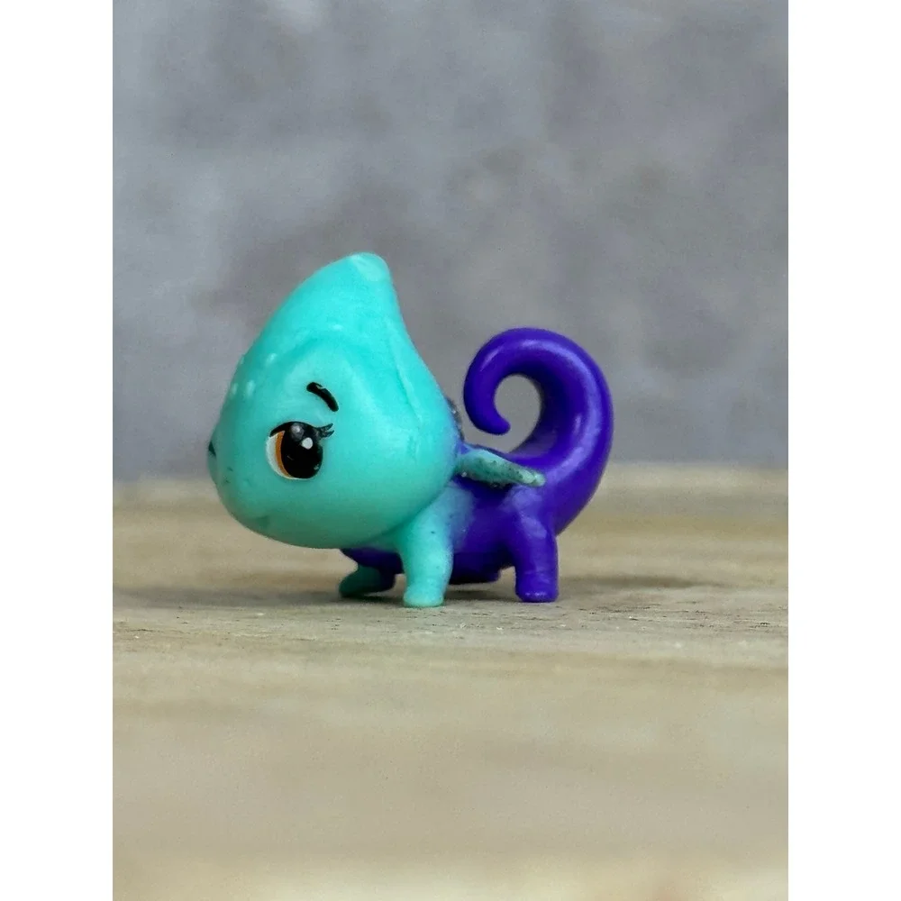 Hatchimal Colleggtible Water Drop Chameleon‎ Mini Figure Toy Kids Play Fun